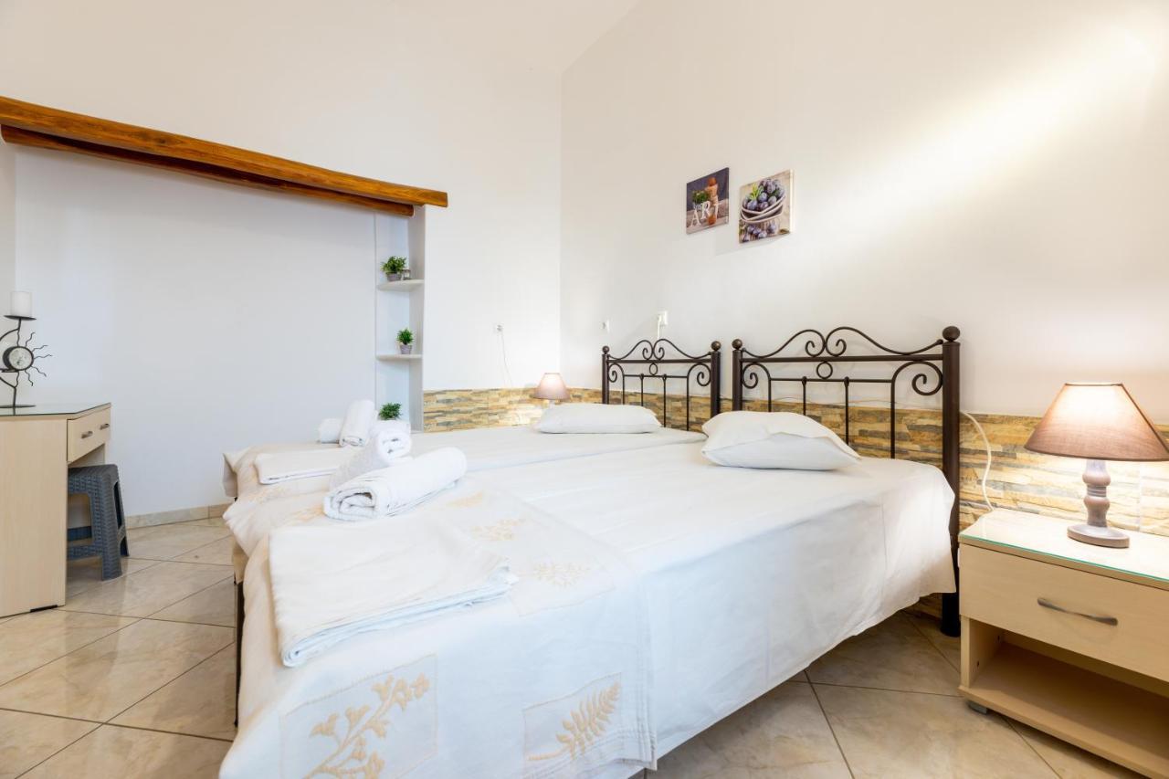 Town House For 6-16 With Ac Villa Páros Buitenkant foto