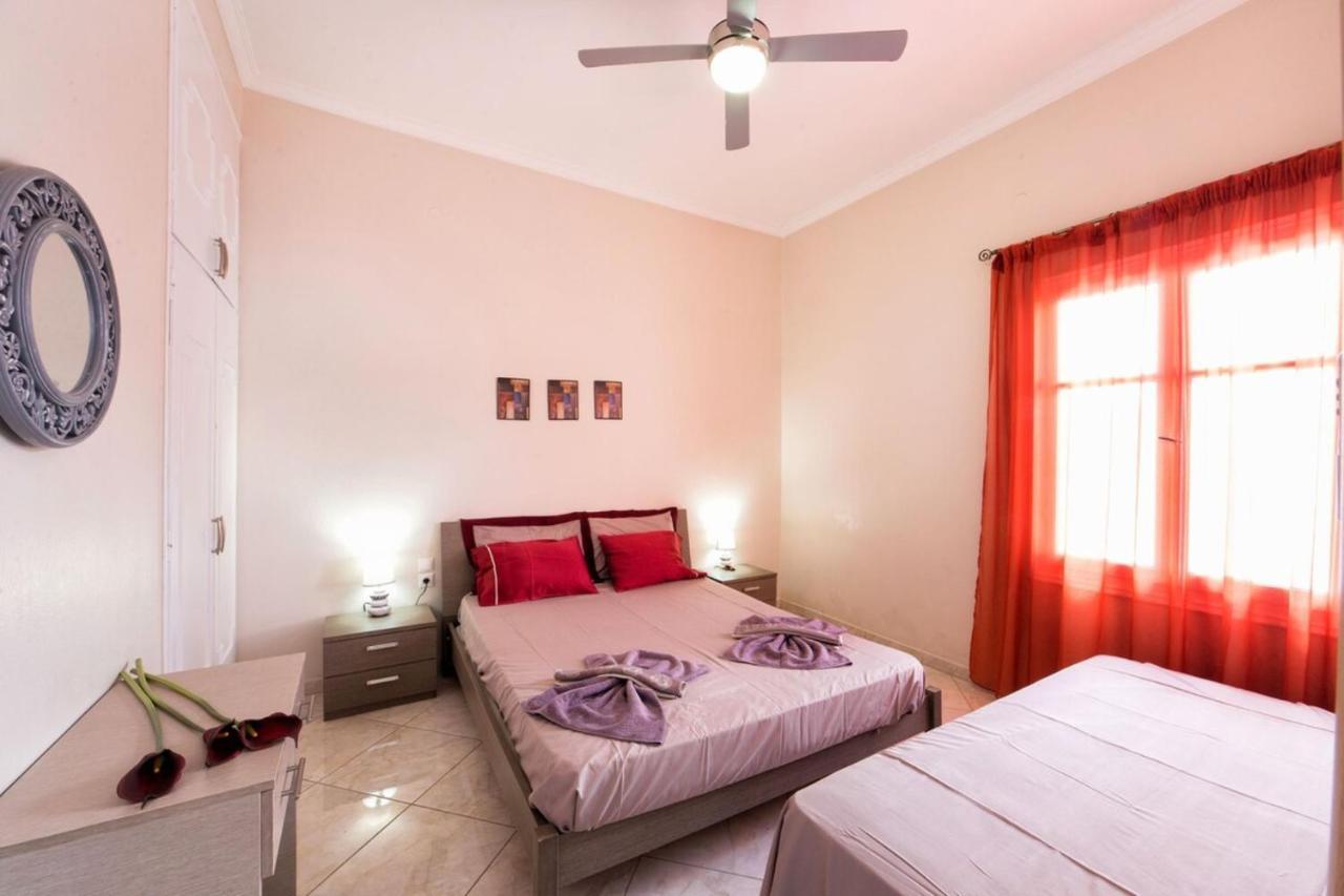 Town House For 6-16 With Ac Villa Páros Buitenkant foto