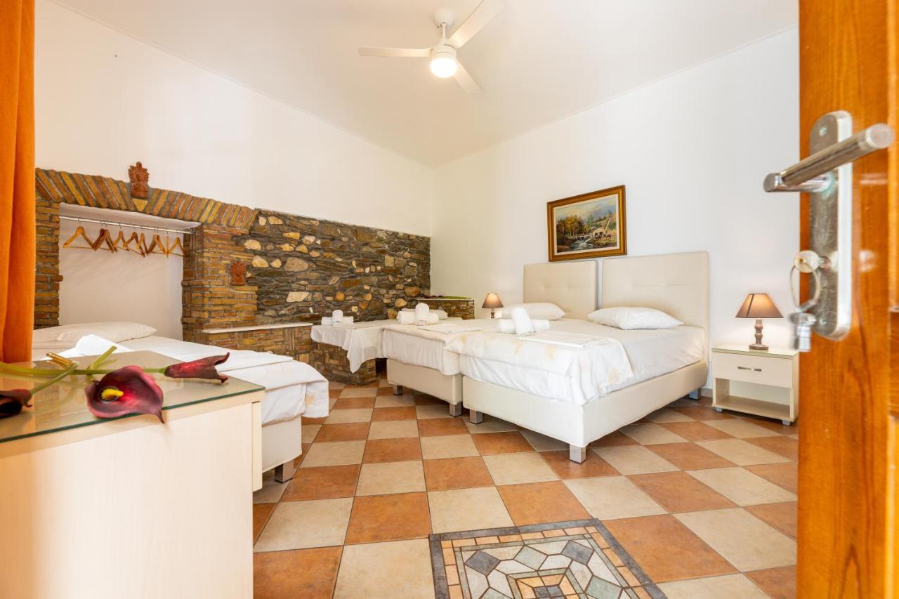 Town House For 6-16 With Ac Villa Páros Buitenkant foto
