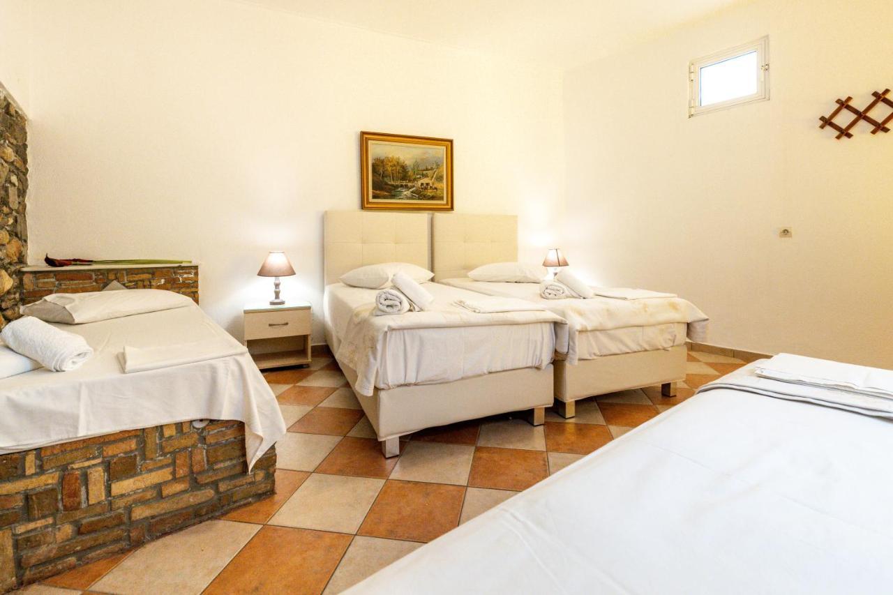 Town House For 6-16 With Ac Villa Páros Buitenkant foto